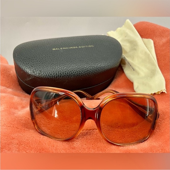 Balenciaga Tortoise Shell Sunglasses - Picture 10 of 10
